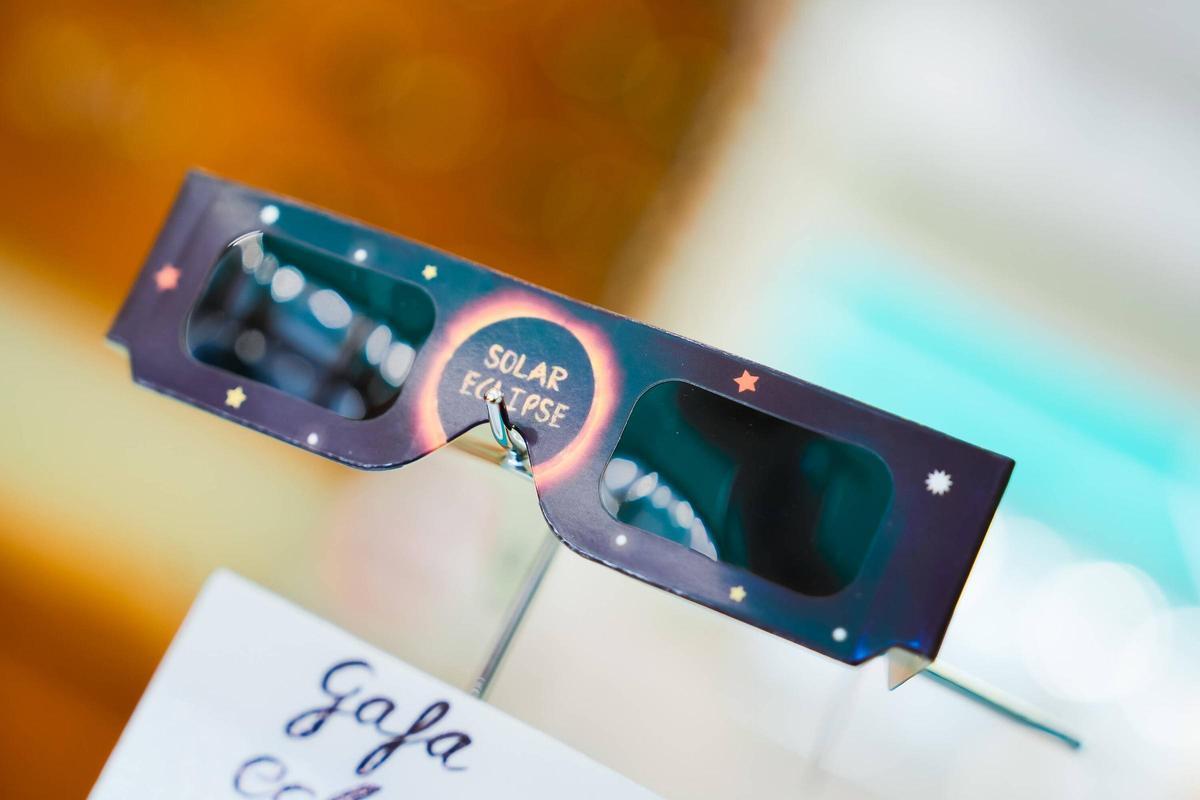 Gafas homologadas para seguir con seguridad el eclipse de sol.