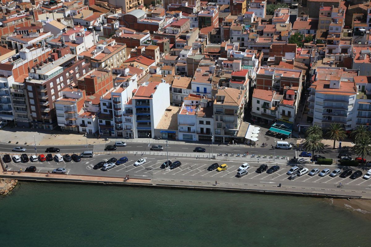 Vista aèria del tram ocupat per la concessió de l’aparcament.