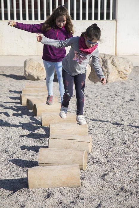 Patio inclusivo del CEIP Enric Soler i Godes