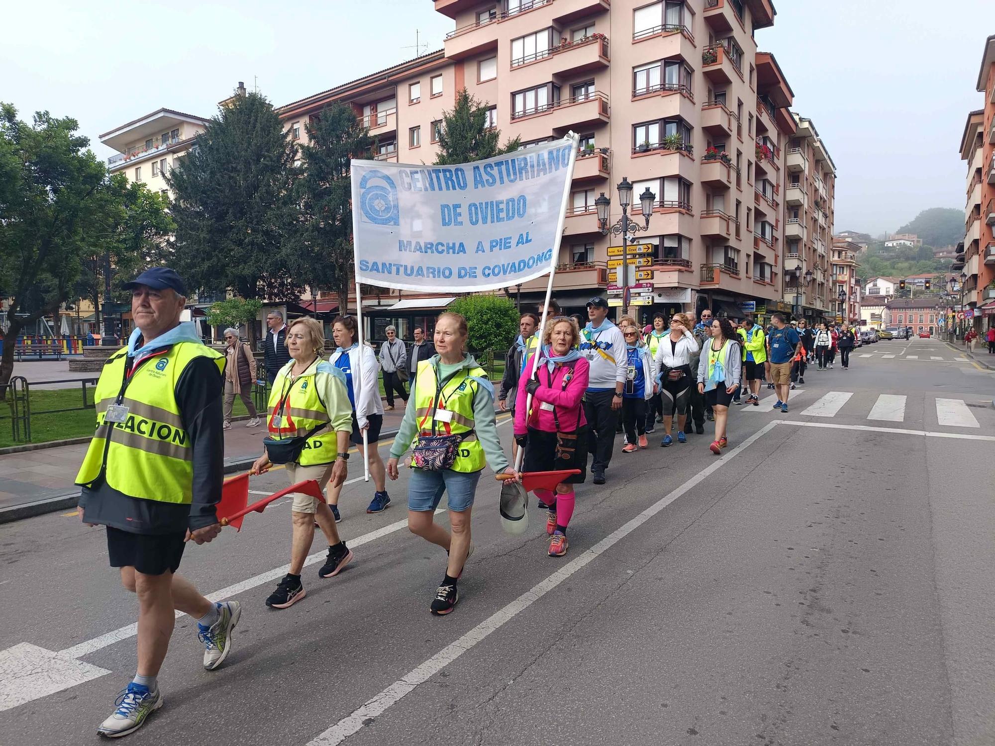 En imágenes: Así fue la última etapa de la XLV Marcha a pie del Centro Asturiano de Oviedo al santuario mariano de Covadonga,