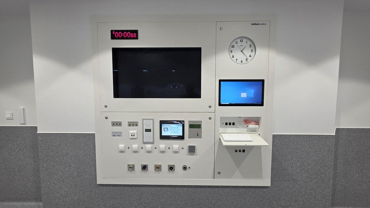 Se ha instalado un panel técnico multimedia centralizado que concentra toda la información necesaria para el desarrollo de las intervenciones