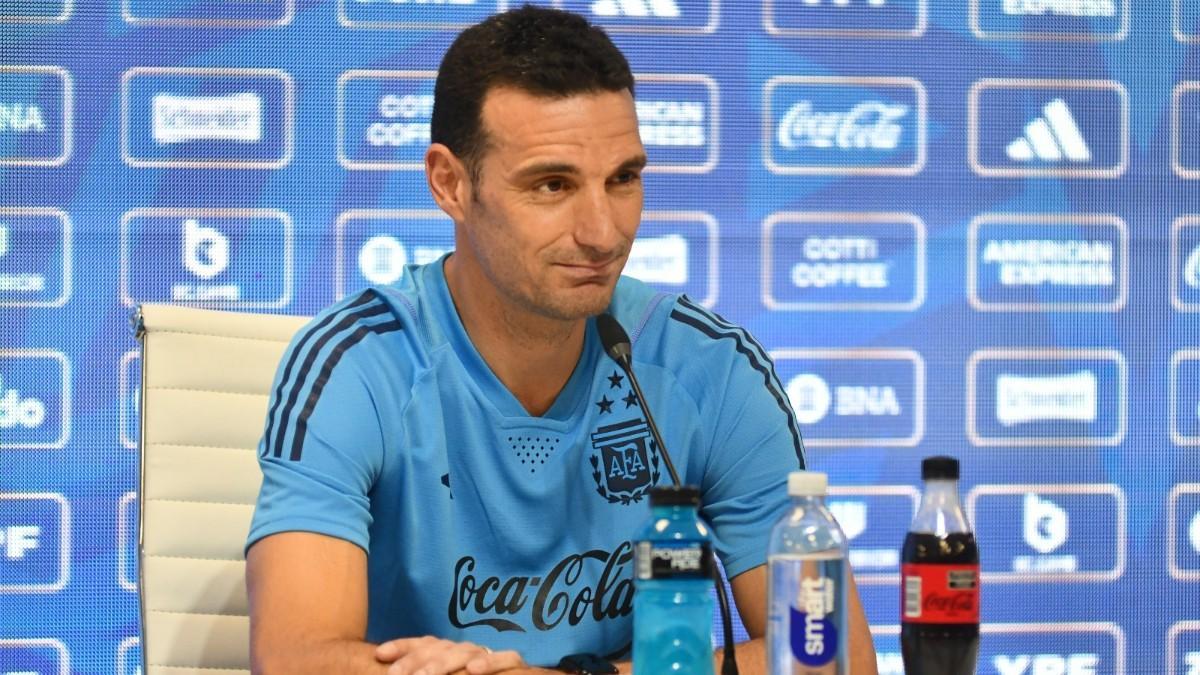 Scaloni, durante una rueda de prensa con la selección