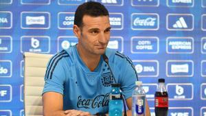 Scaloni, durante la rueda de prensa