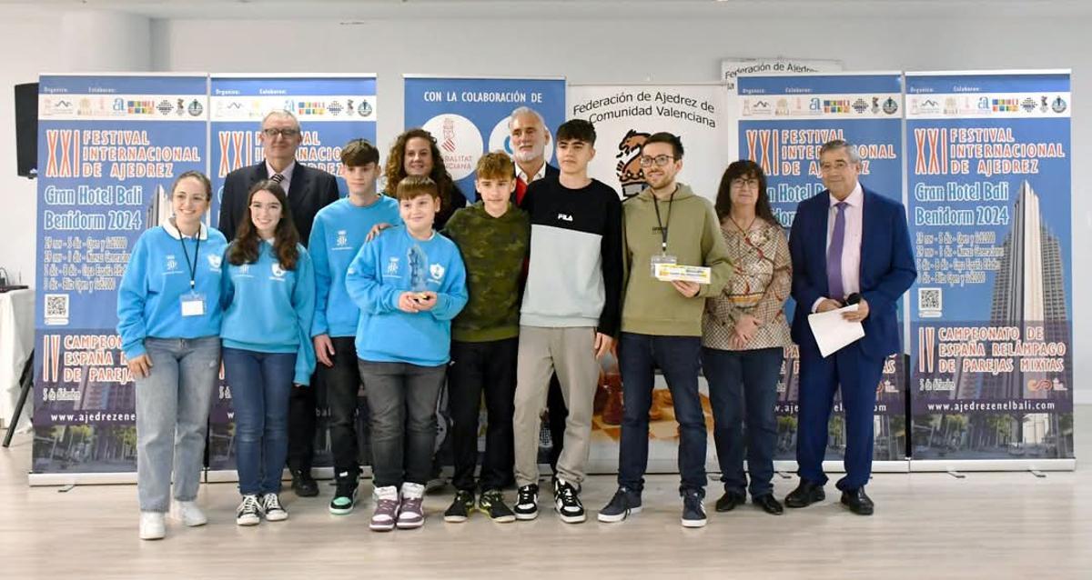 El equipo en Enguera.