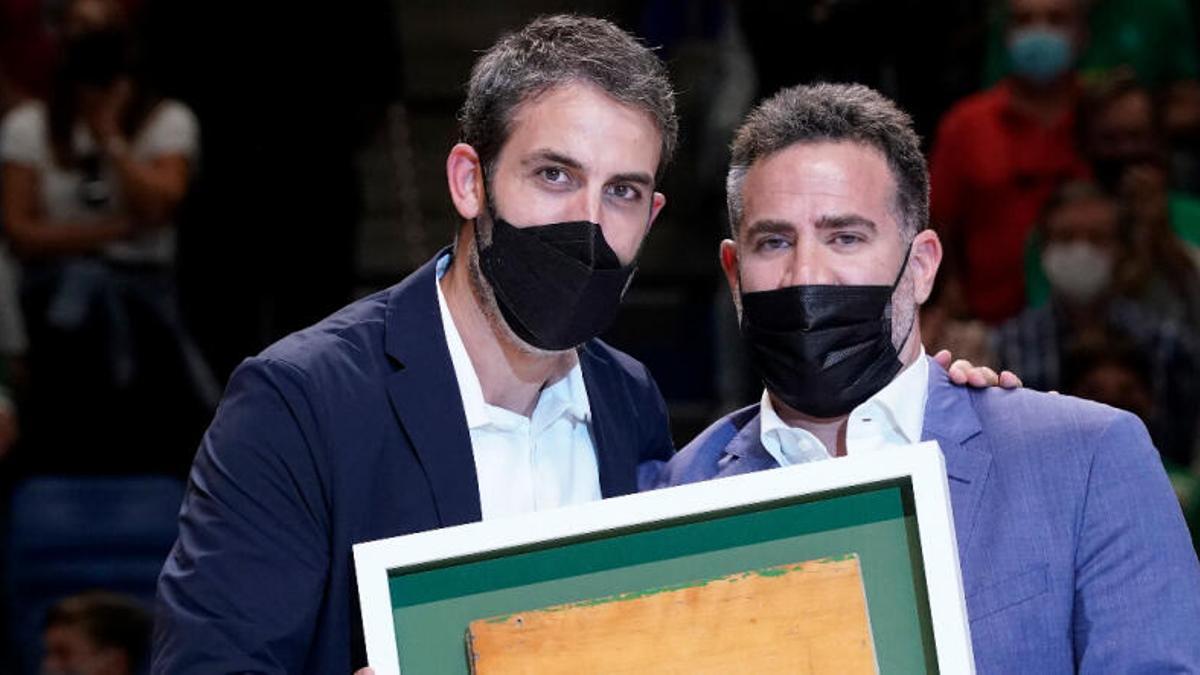 Berni y Cabezas, en el homenaje al "10" cajista en el Carpena