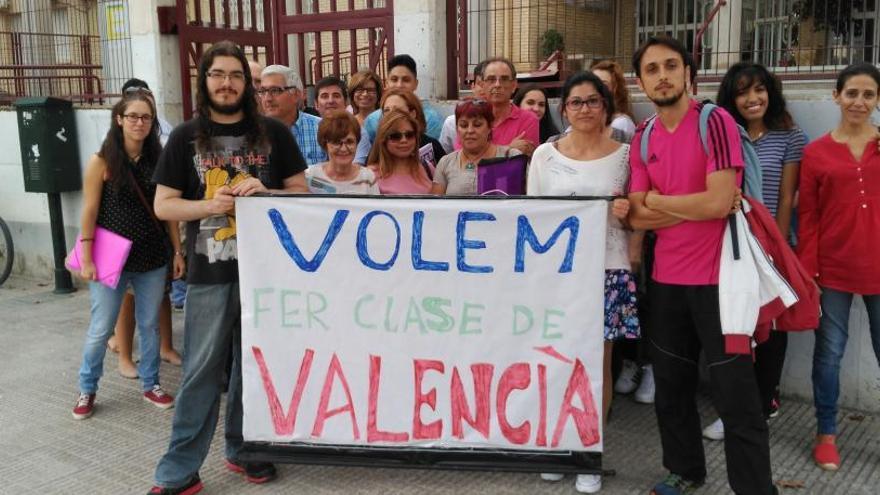 Alumnos de la EPA sí quieren el valenciano