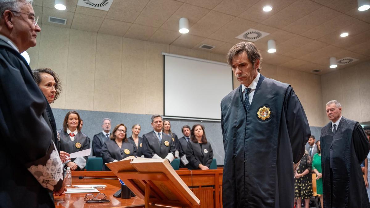 Juan de Mena toma posesión como nuevo fiscal jefe del Área de Mérida.