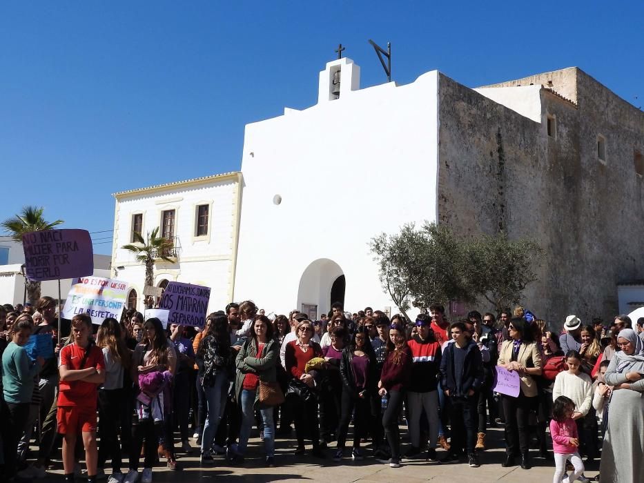 Movilización en Formnetera por el Día de la Mujer