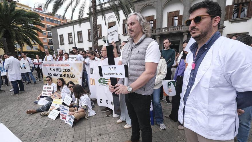 La huelga nacional de médicos en las instituciones sanitarias del SCS registra un seguimiento del 14% en Canarias