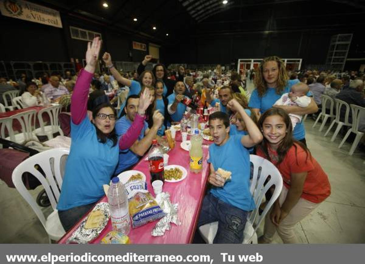 GALERÍA DE FOTOS - Cena de hermandad en las fiestas de Vila-real
