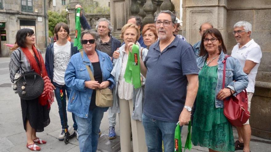 Lazos verdes en Pontevedra para celebrar un cierre de Elnosa que tendrá que esperar