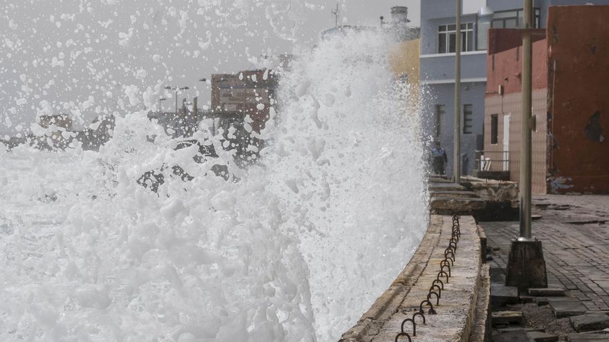 Inundaciones en San Cristóbal por la mala mar