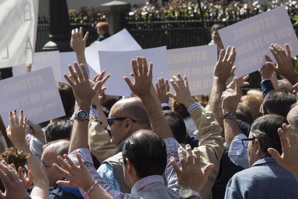 Miles de personas piden la eliminación del impuesto de sucesiones en Asturias