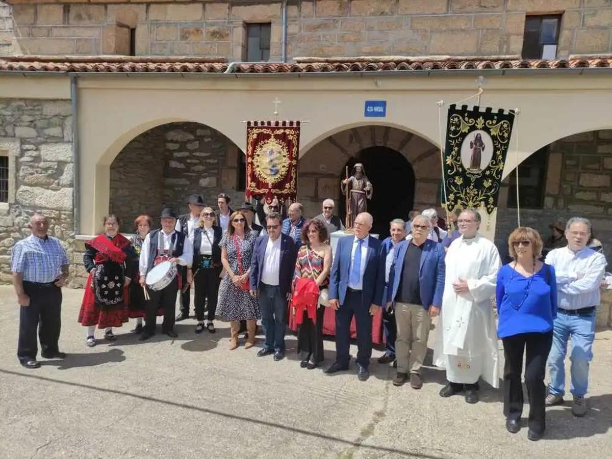 La hermandad de El Barco y Tormellas se hermanaron en el objetivo de promover políticas municipales en distintos ámbitos como el medio ambiental o cultural