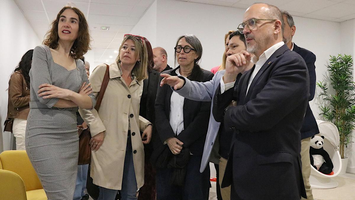 Carles Campuzano, conseller de Drets Socials i Gemma Ubasart, consellera de Justícia, en la visita als dos nous dispositius Barnahus de Barcelona.