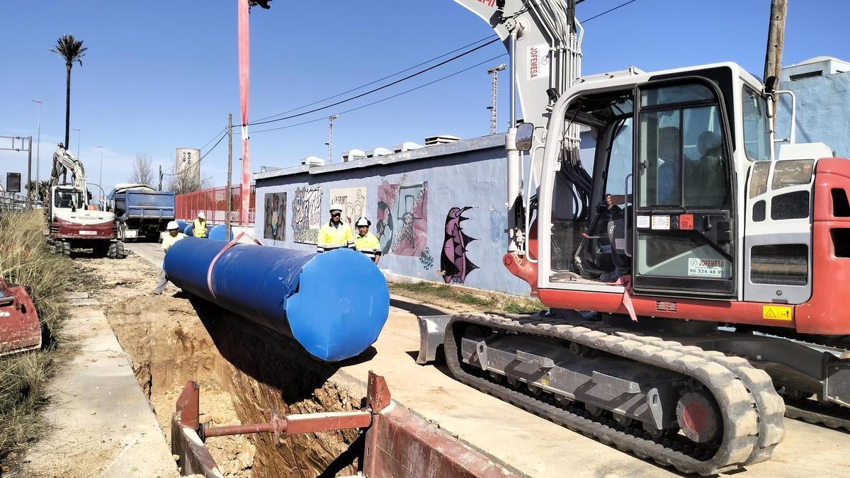 Nueva tubería para mejorar el sistema de agua potable entre Picassent y València.