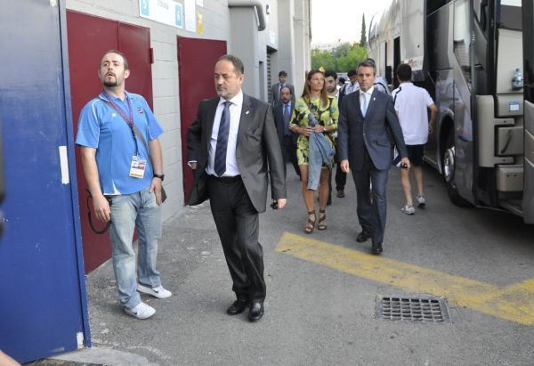 Apoteósica llegada del Real Zaragoza al Ciudad de Valencia.