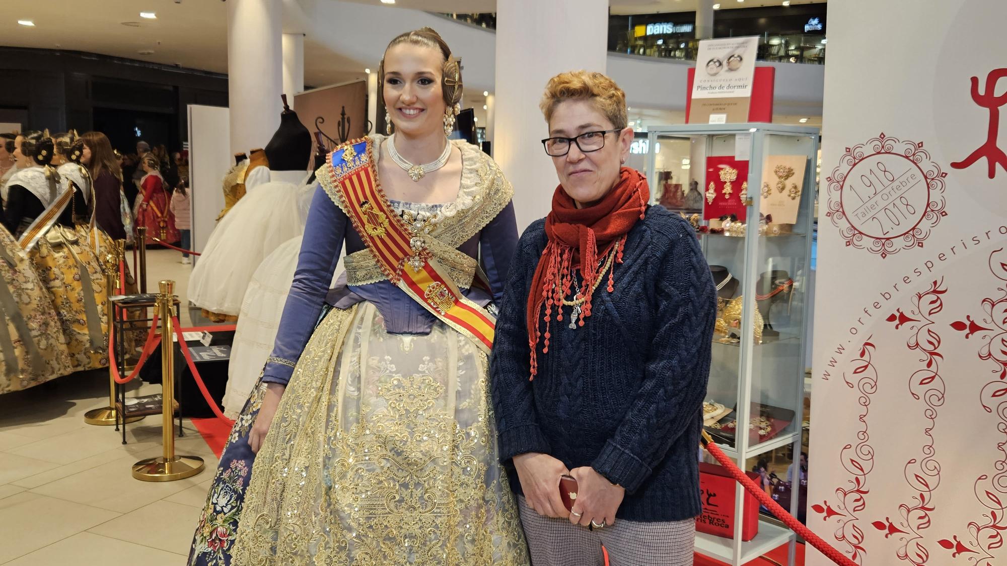 Indumentaria en las Fallas del Centro Comercial El Saler