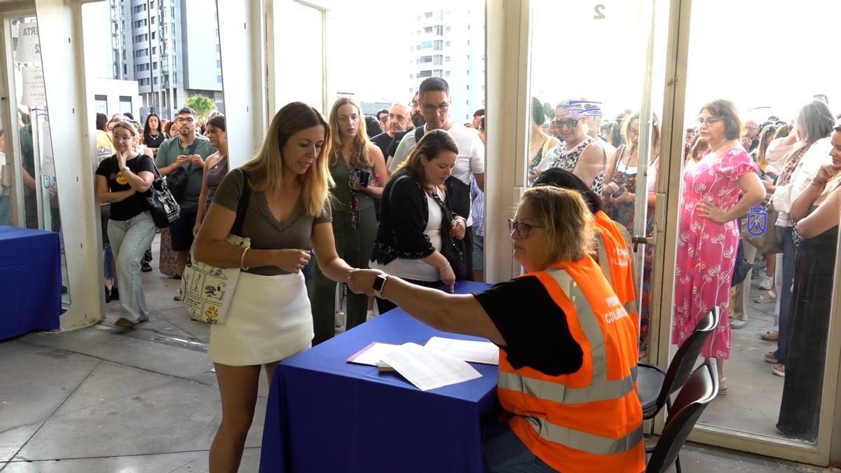 Un momento de la primera prueba de las oposiciones del Ayuntamiento de La Laguna celebradas este viernes 31 de julio en el Recinto Ferial.