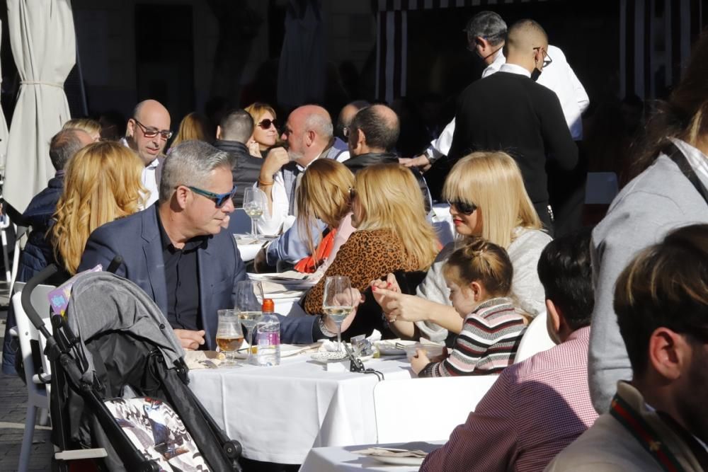 Algunos murcianos no perdonan su visita a la Plaza de las Flores para despedir el año