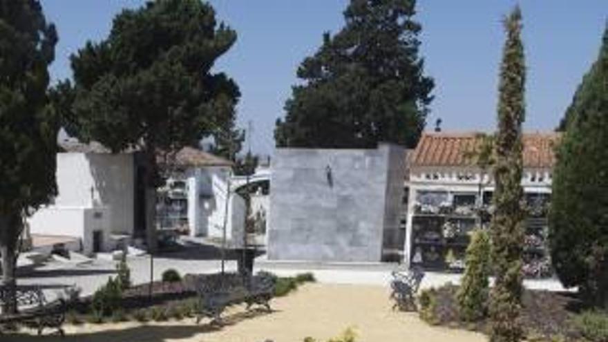 Adecuación de la zona alta del Cementerio Viejo.