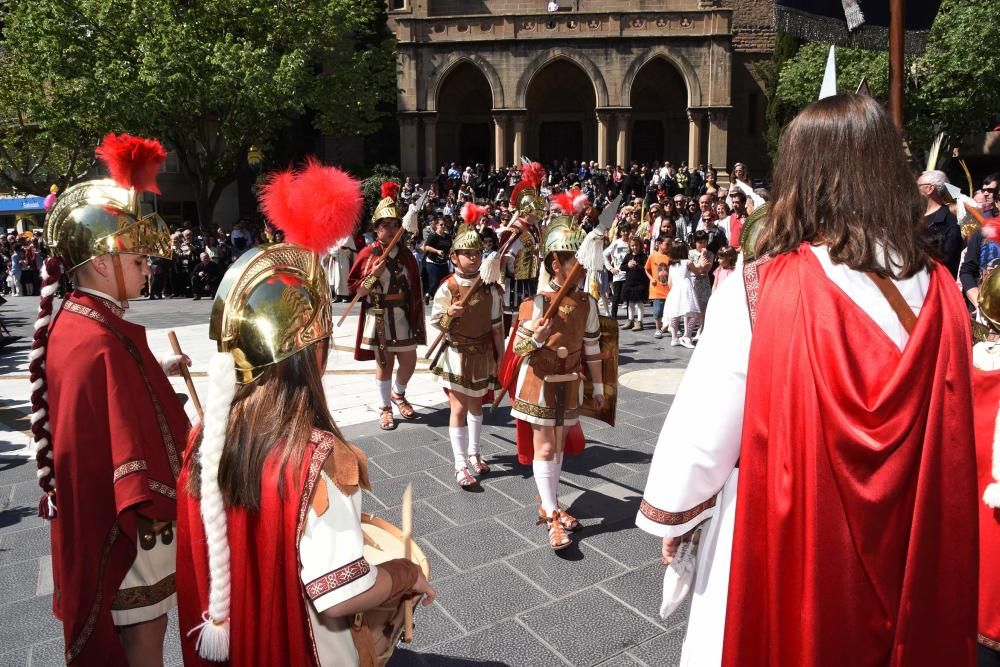 Benedicció de Rams davant l'església de Crist Rei de Manresa i desfilada dels Armats