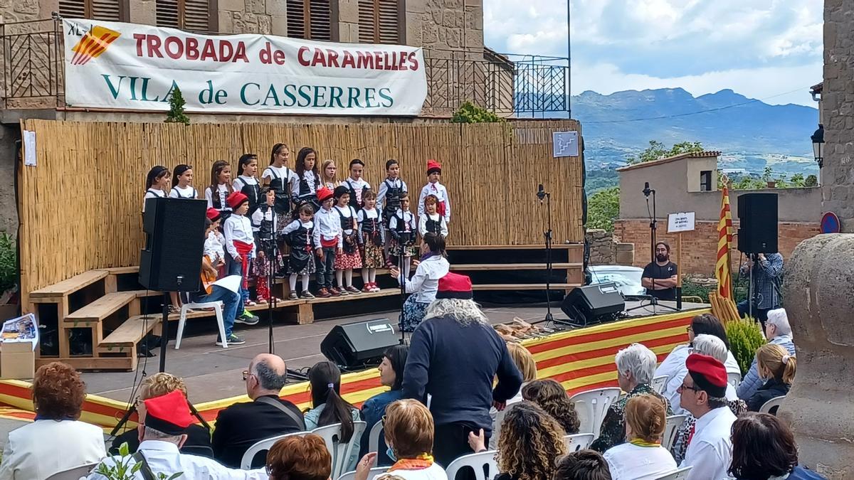 Els petits del Grup Cantaire Sant Bartomeu de Casserres durant l&#039;actuació de l&#039;any passat