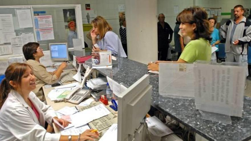 Sanidad penaliza a los médicos que atienden más de 15 veces a un paciente