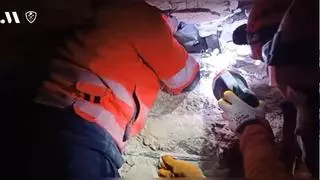 Bomberos de Málaga participan en el rescate de un menor bajo los escombros en Turquía tras diez horas de trabajo