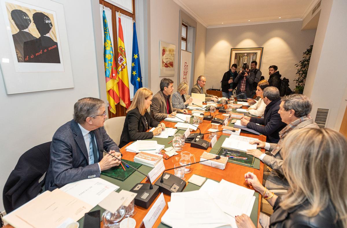 Mazón preside la reunión del Consell en Alicante