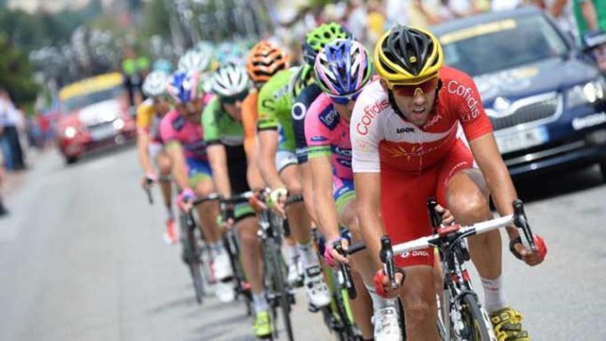 Dani Navarro comanda la escapada en la etapa de ayer del Tour de Francia.