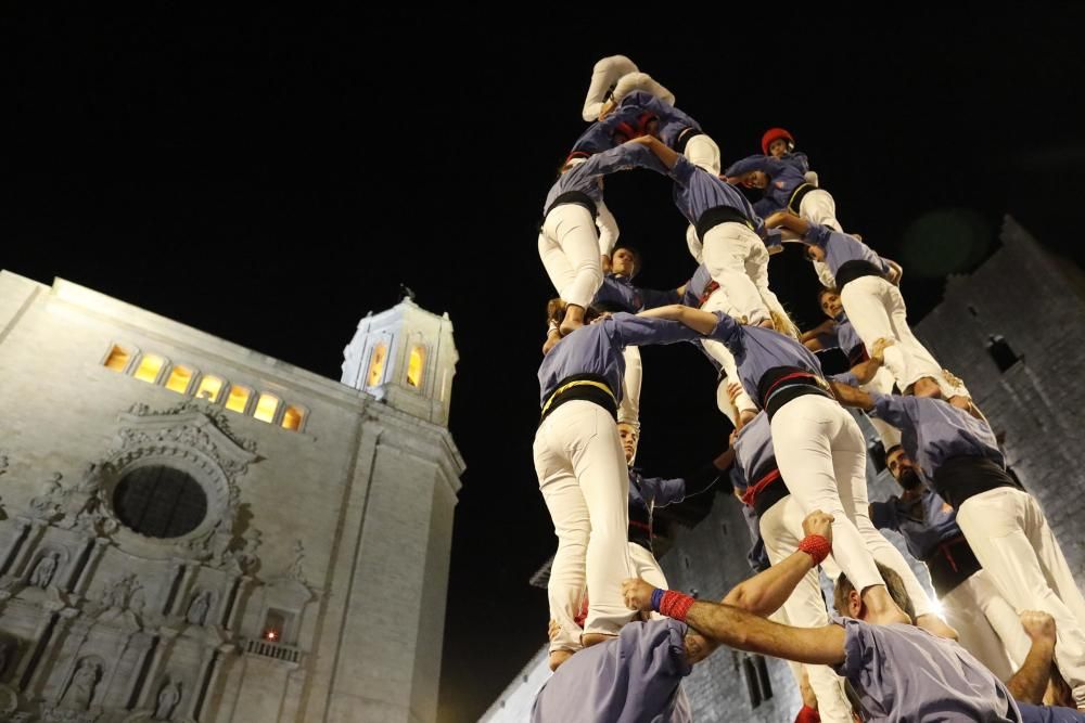 Els Marrecs pugen el pilar de 4 per les escales de la Catedral