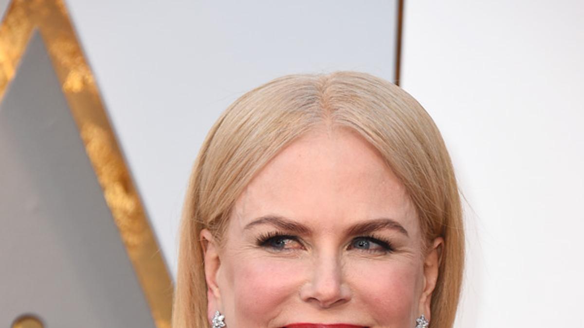 Detalle del escote corazón de Nicole Kidman en los Premios Oscar 2018
