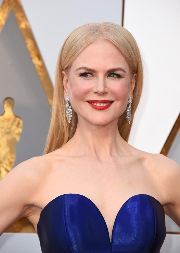 Detalle del escote corazón de Nicole Kidman en los Premios Oscar 2018