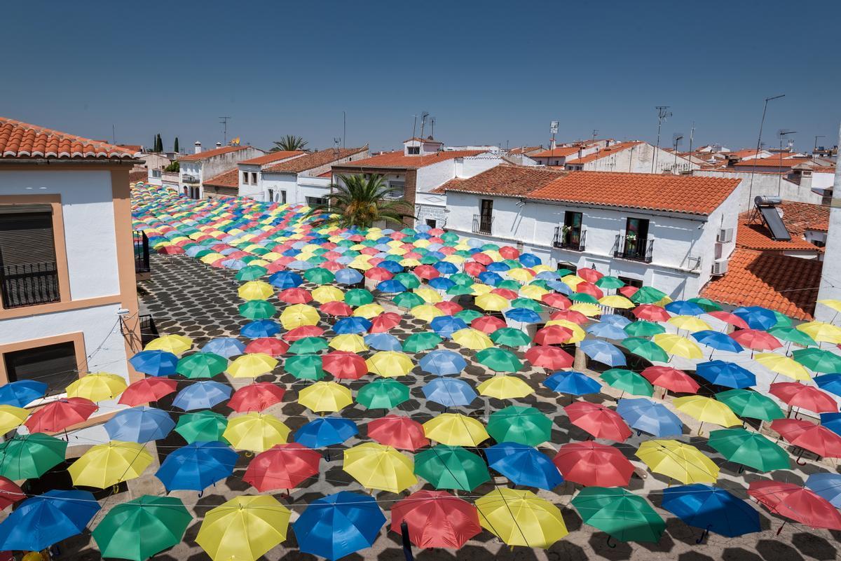 Plaza de los Paraguas en Malpartida de Cáceres
