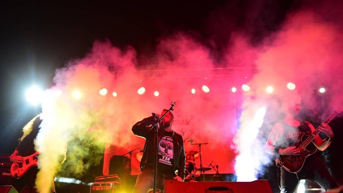 Fotogalería | Las imágenes de los conciertos de 'Primeras flores amarillas' en homenaje a Robe en Plasencia
