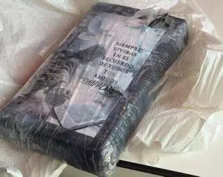Cocaïna amb estampeta de Jesucrist: arriben paquets amb droga a platges catalanes