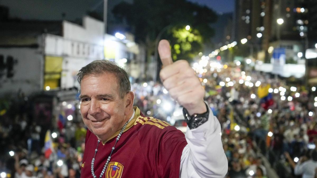 El candidato opositor Edmundo González, durante un mitin en Caracas.