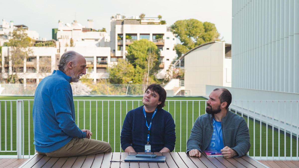 Alfonso Valencia, Iker Núñez y Davide Cirillo, investigadores del Barcelona Supercomputing Center