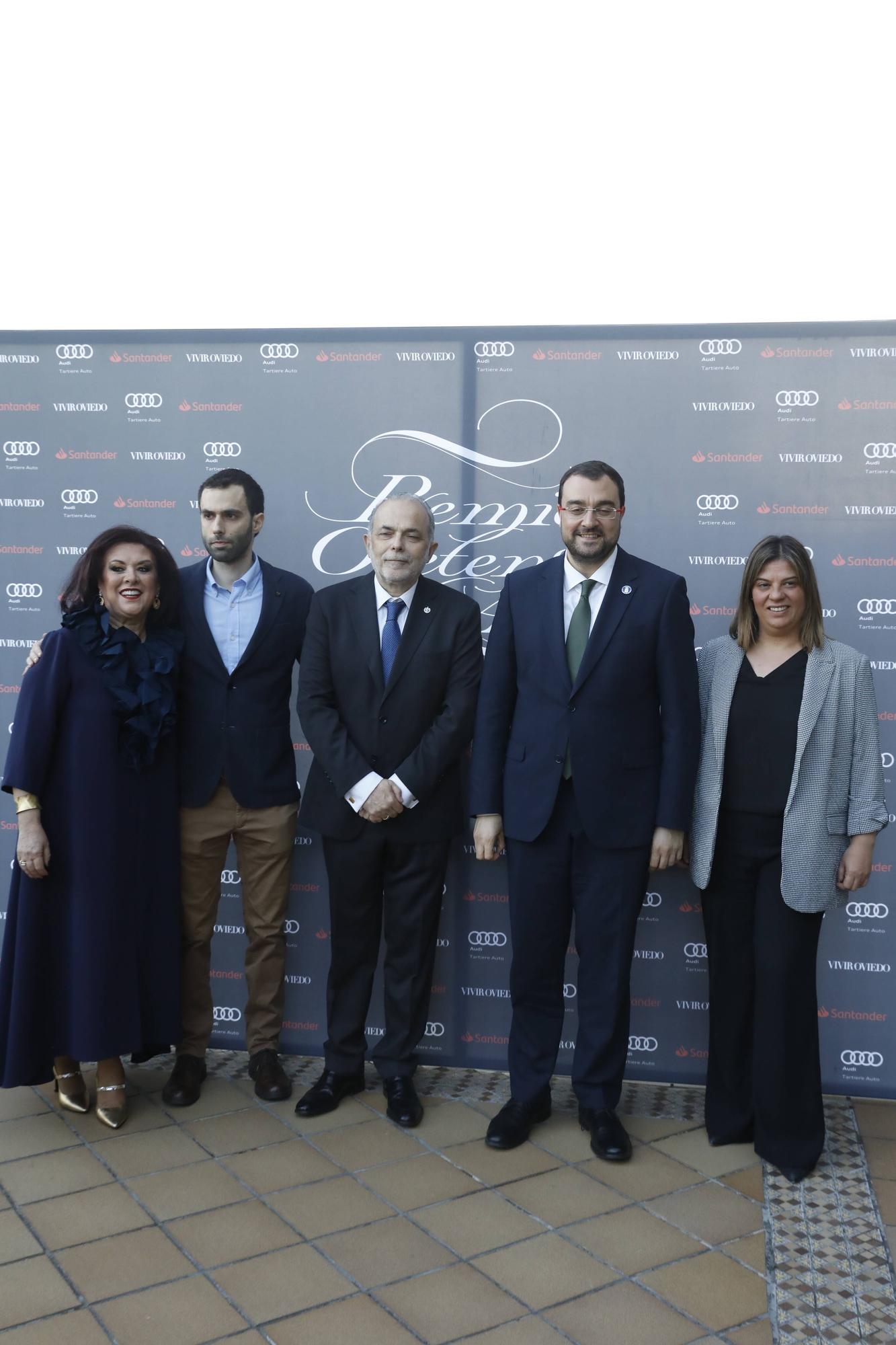 En imágenes | Entrega del Premio Ovetense del Año a José Manuel Ferreira