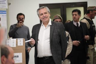 Fernández arrasa en las elecciones primarias de Argentina y Macri reconoce su derrota