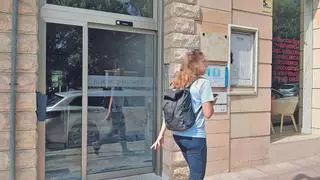 Una mujer hiere a su hija de un disparo fortuito al limpiar un arma deportiva en Siero