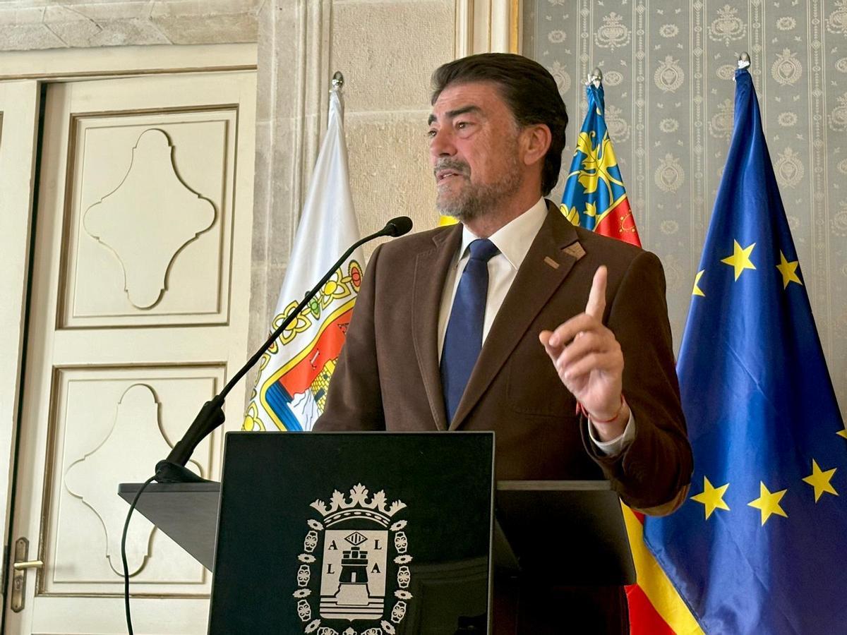 Actos por el 25N en el Ayuntamiento de Alicante