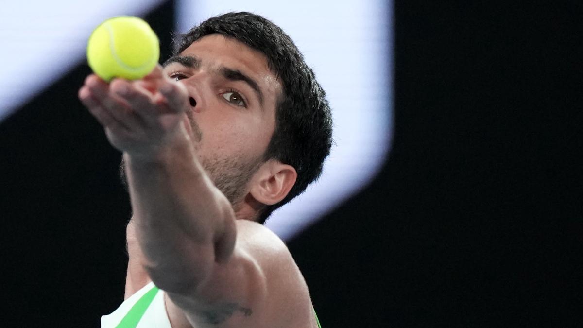 Carlos Alcaraz avanza hacia las semifinales del Open de Australia