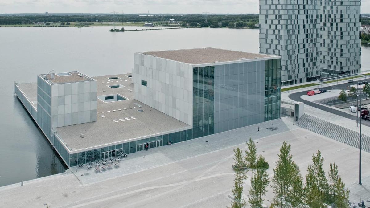 Teatro y centro cultural De Kunstlinie, Almere, de SANAA.