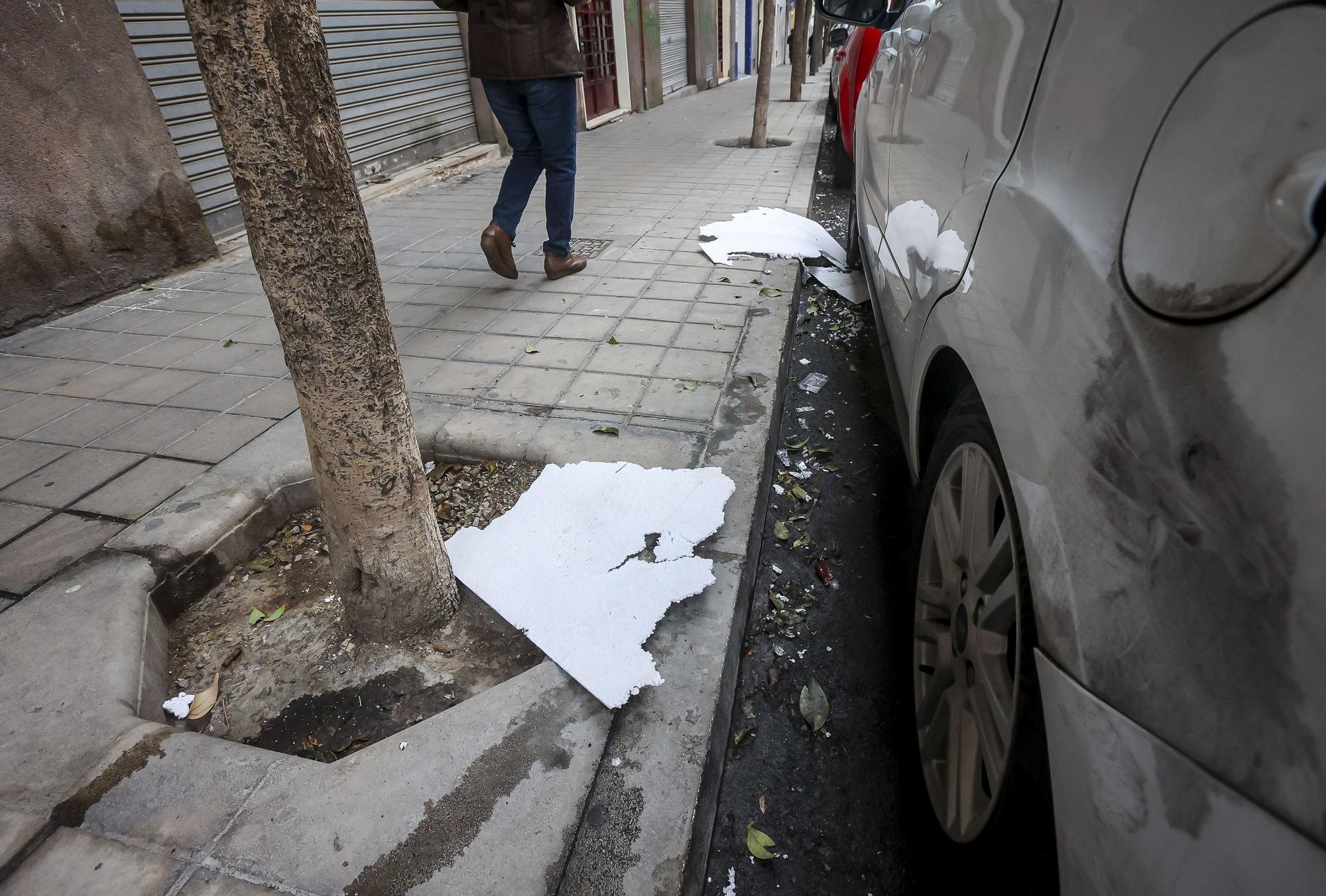 Las palomas y la suciedad toman el barrio de Benalúa