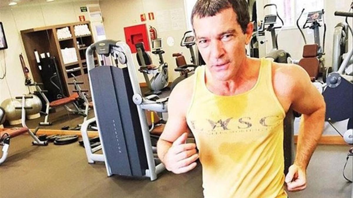 Banderas &quot;recupera fuerzas&quot; en el gimnasio