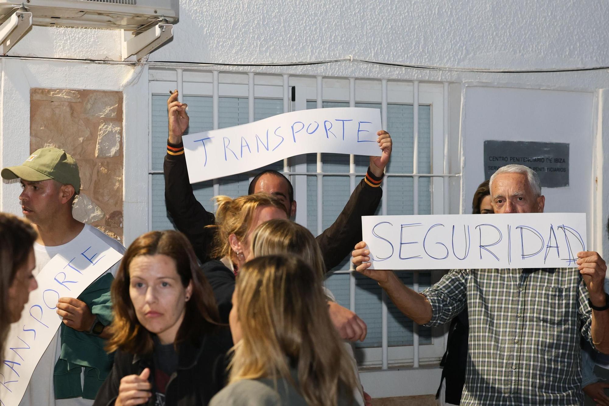 Galería: Protesta en la cárcel: «Ir de noche, sin bus, no es seguro»