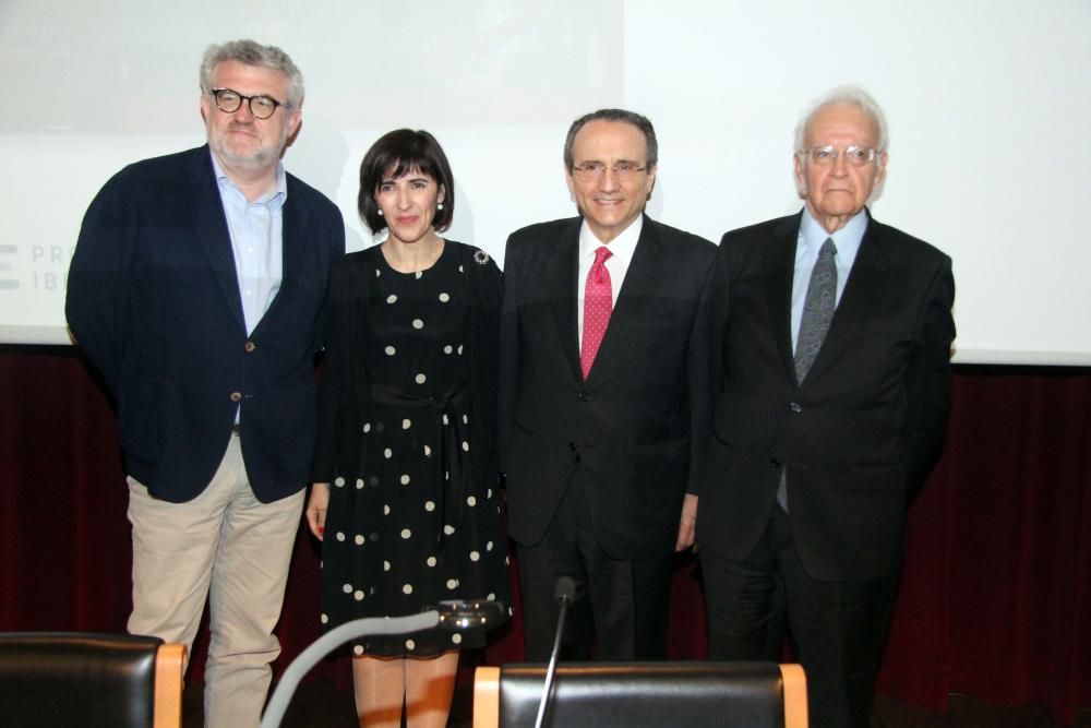 De izquierda a derecha, Miguel Falomir, director del Museo del Prado, Ana Diéguez, directora del Instituto Moll, Javier Moll, presidente de Prensa Ibérica Media, y Matías Díaz Padrón, presidente de honor del Instituto Moll