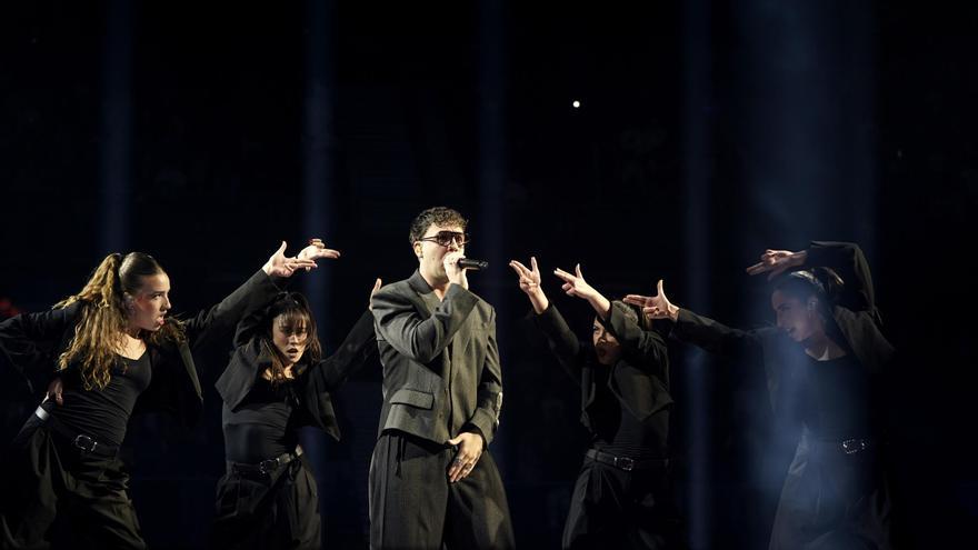 El &quot;Buenas Noches Tour&quot; comienza con fuerza: Quevedo arranca su gira con un homenaje a Pau Donés
